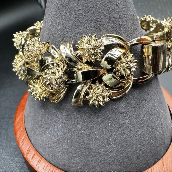 Coro Pegasus 1950s Mid-Century Gold Tone Ornate Textured Bracelet 7in Vintage - Picture 9 of 13